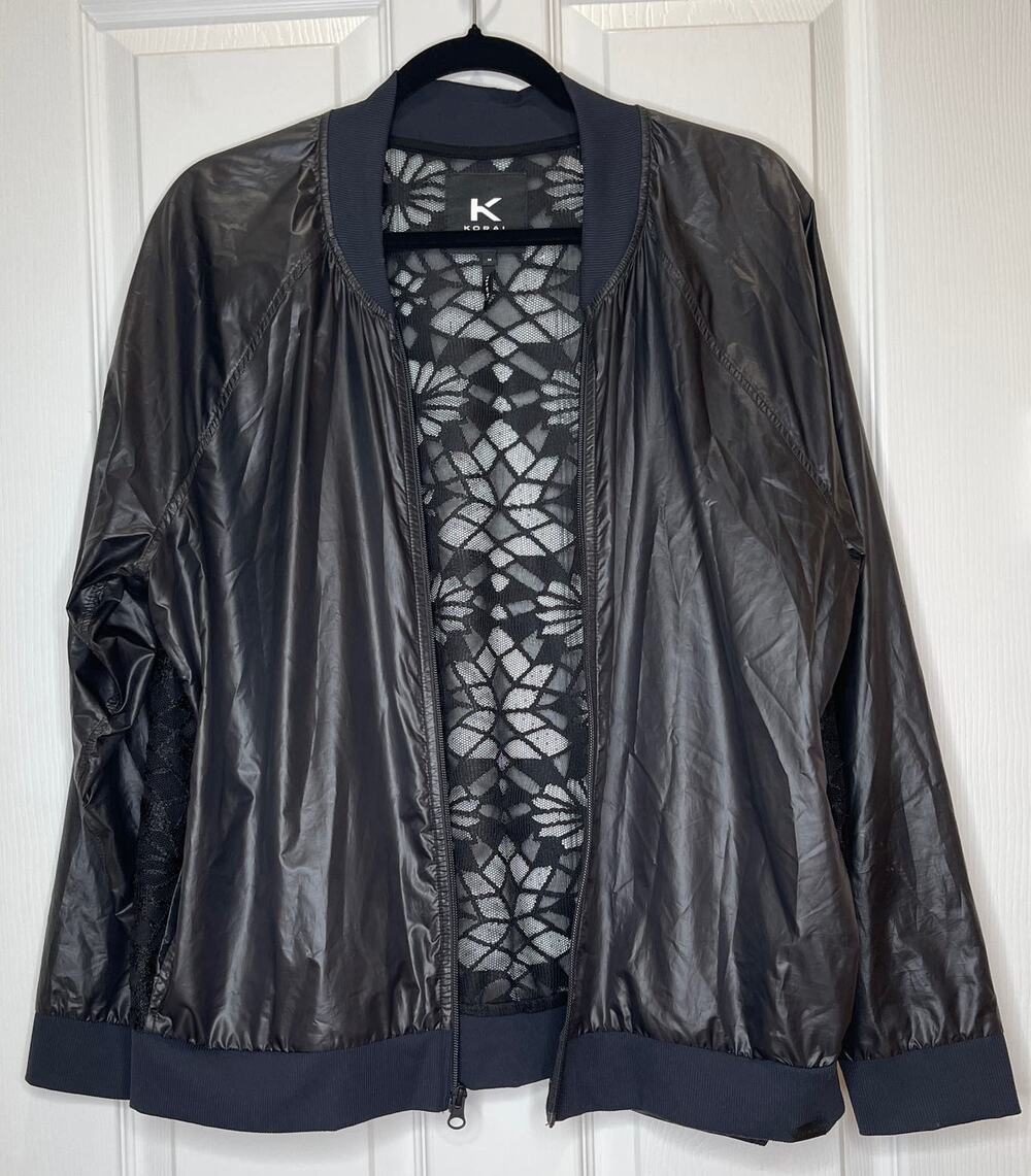 Koral Dash Zephyr jacket with lace back pockets long sleeve med